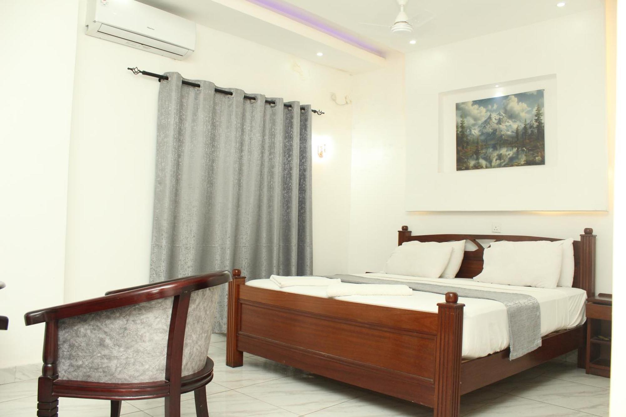 Regency Park Hotel Момбаса Экстерьер фото
