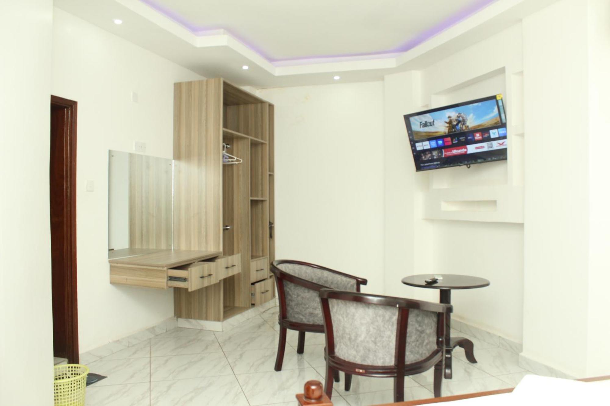 Regency Park Hotel Момбаса Экстерьер фото