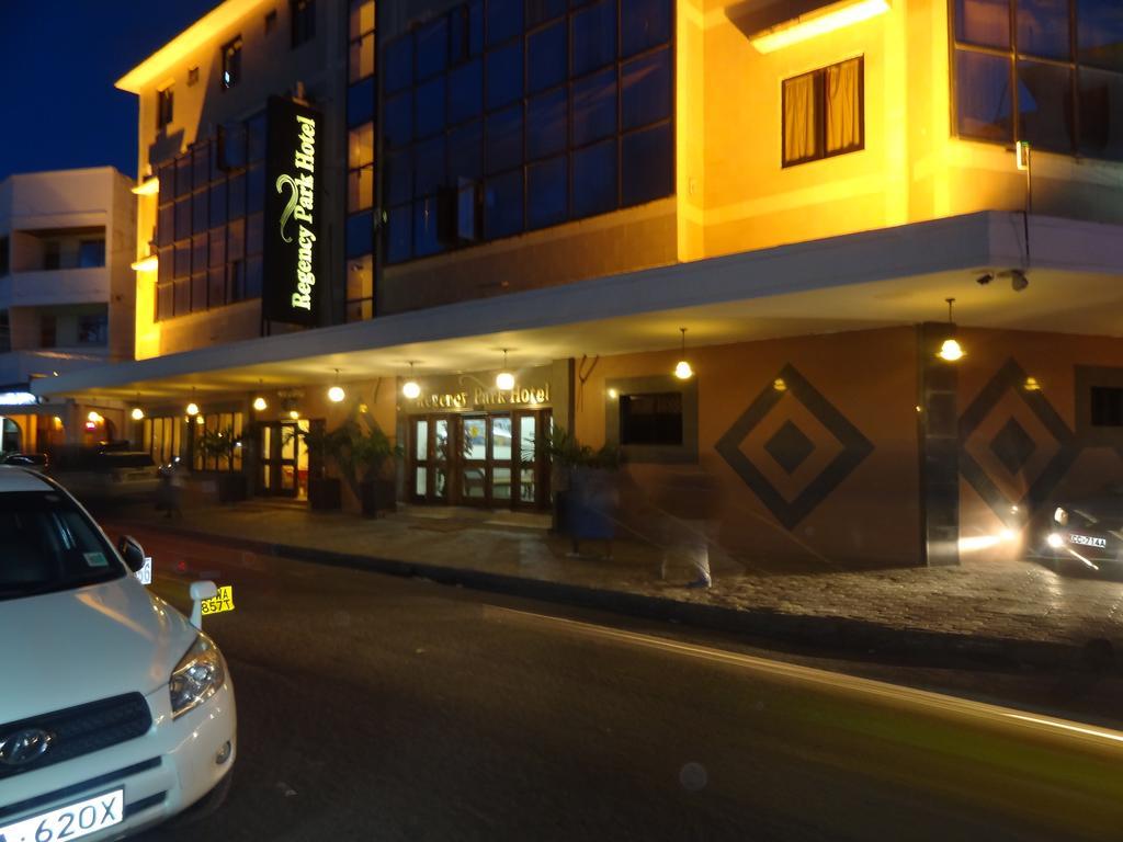 Regency Park Hotel Момбаса Экстерьер фото