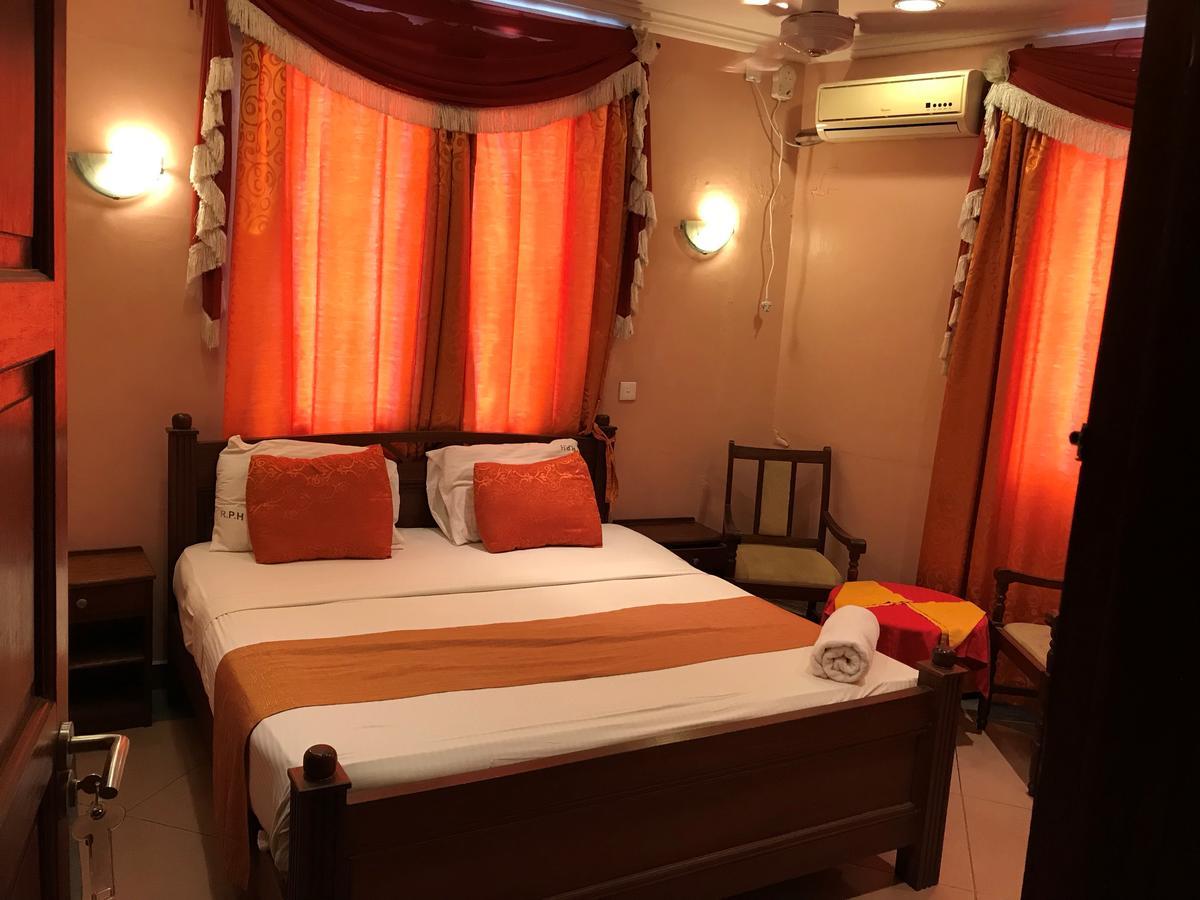 Regency Park Hotel Момбаса Экстерьер фото