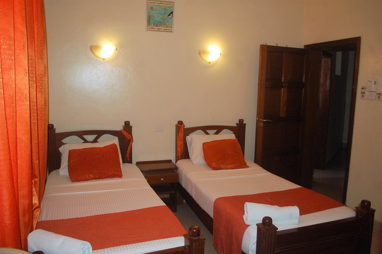 Regency Park Hotel Момбаса Экстерьер фото